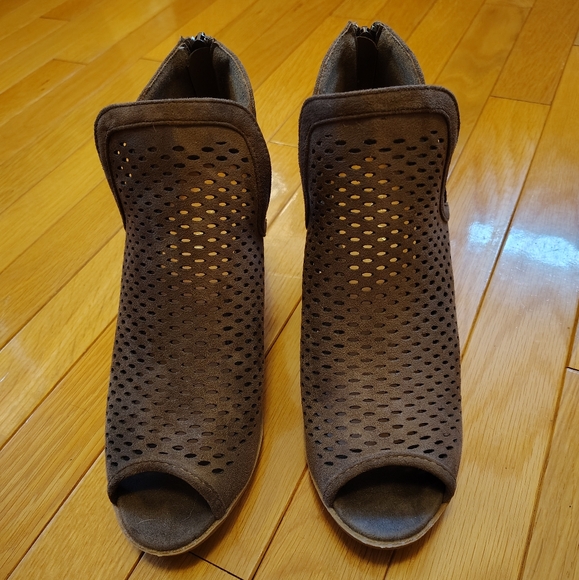 Bella Marie ankle booties - Picture 8 of 10